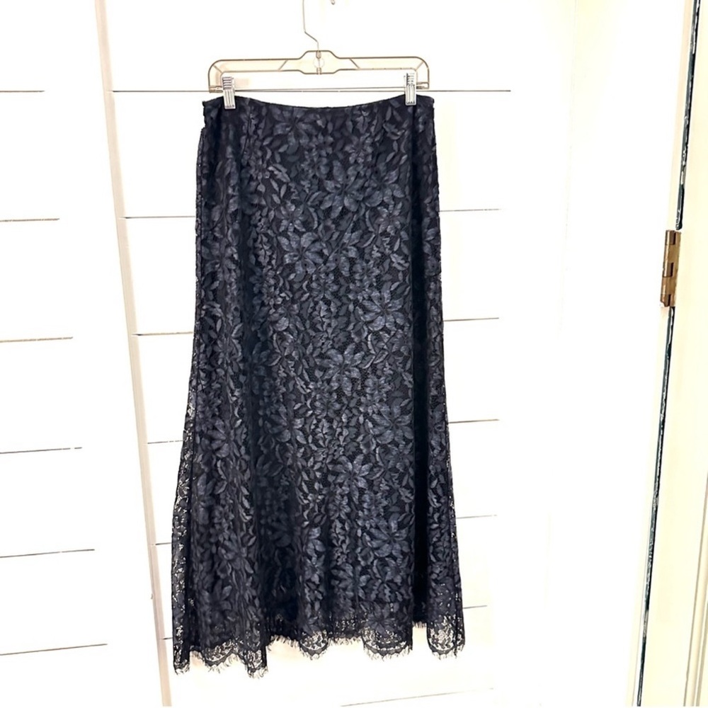 Elegant Navy Lace Skirt - Picture 2 of 6